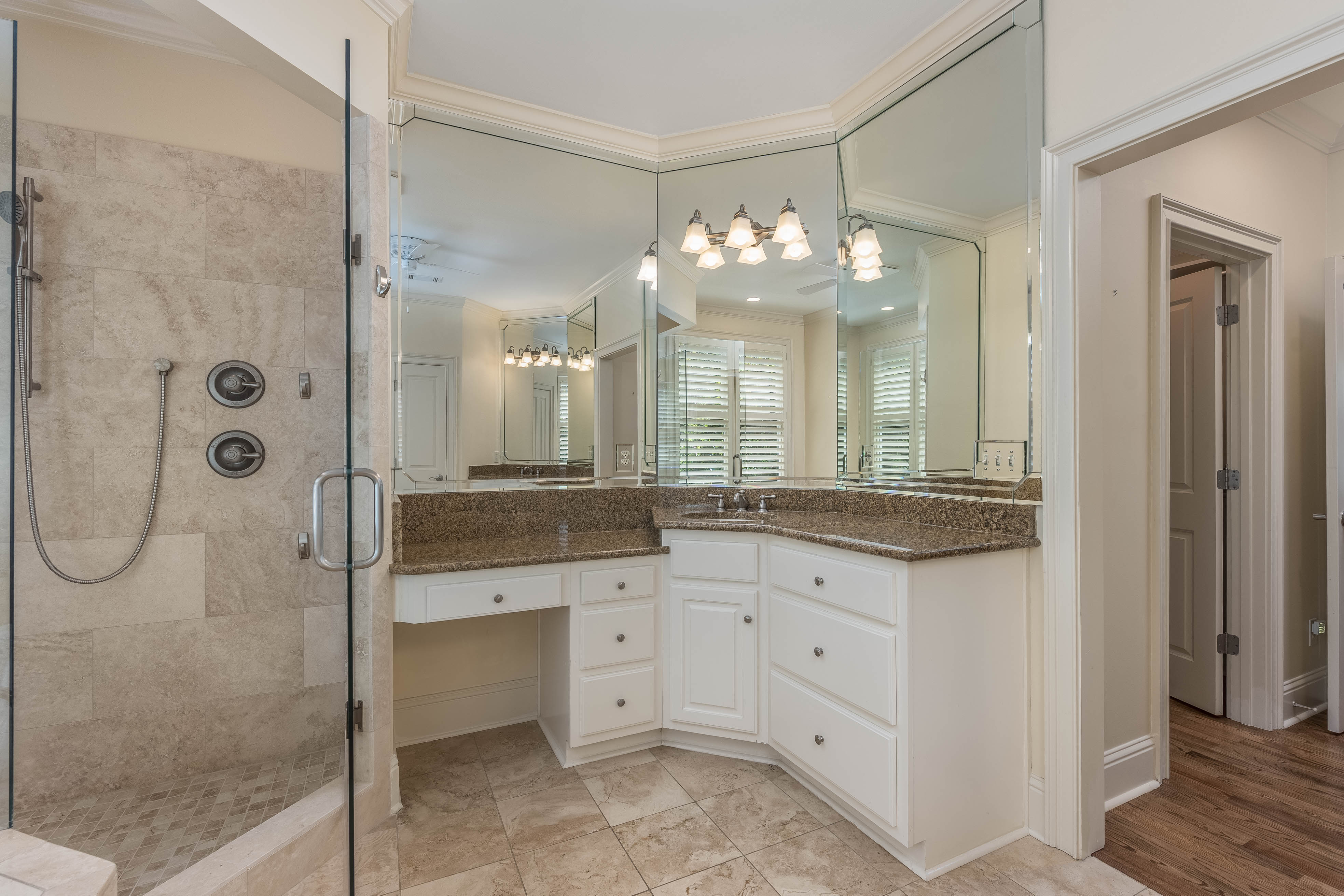 1050 Dejarnet Place image 23